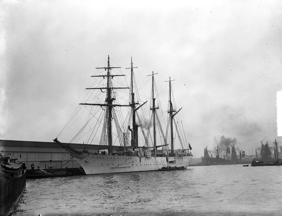 Braziliaans opleidingsschip Admirante Saldanha in Amsterdam, Bestanddeelnr 904-2210