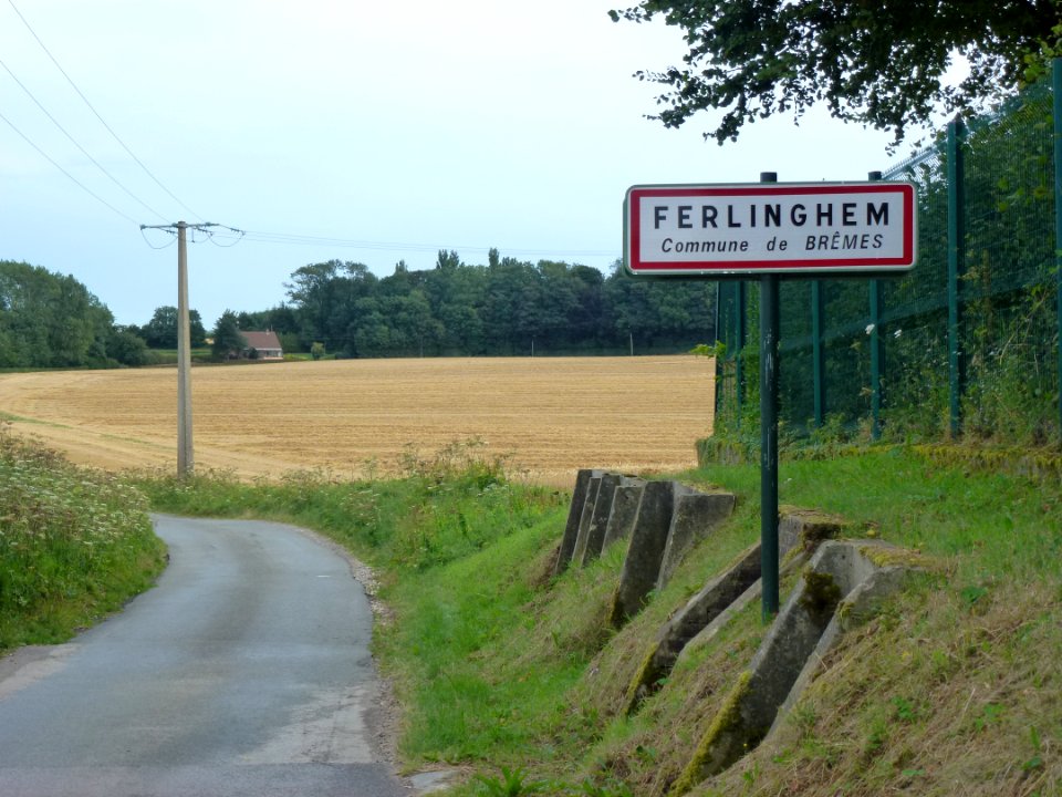 Brêmes (Pas-de-Calais) city limit sign Ferlinghem