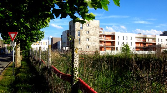 Brétigny-sur-Orge - Avenue Lucien Clause - 20110519 (1)