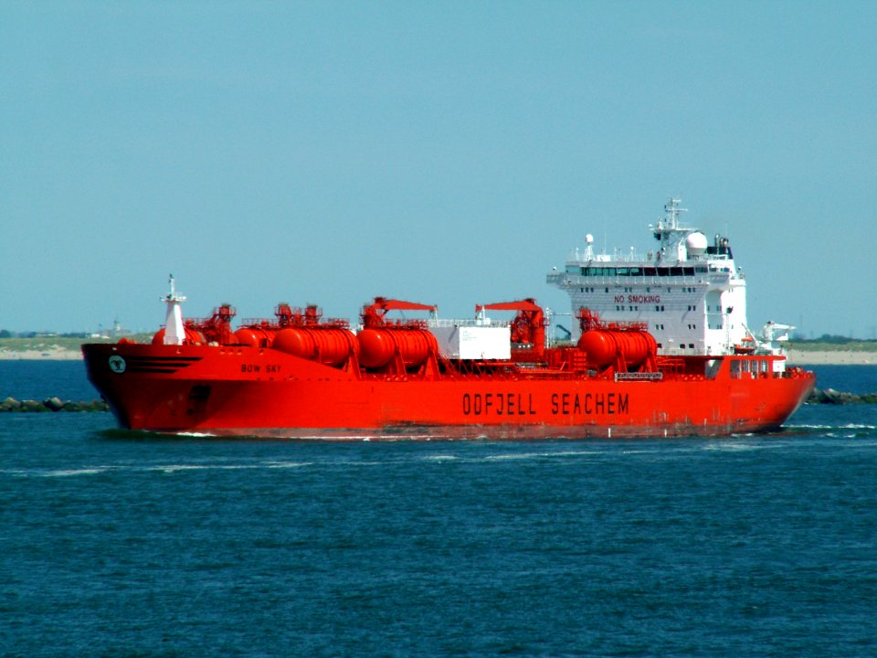 Bow Sky - IMO 9215268 leaving Port of Rotterdam, Holland 08-Jul-2006