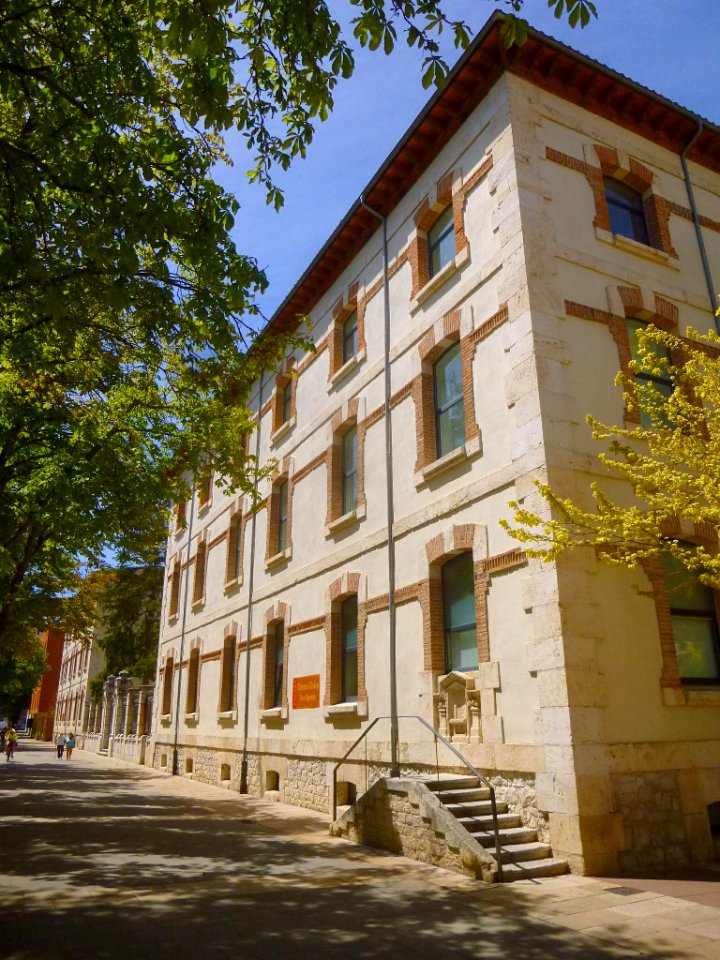 Burgos - Centro Cívico y Biblioteca San Agustín 1