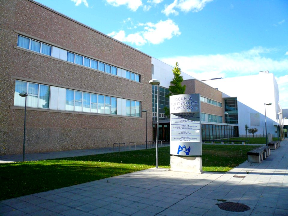 Burgos - Escuela Politécnica Superior. Edificio La Milanera (UBU) 1