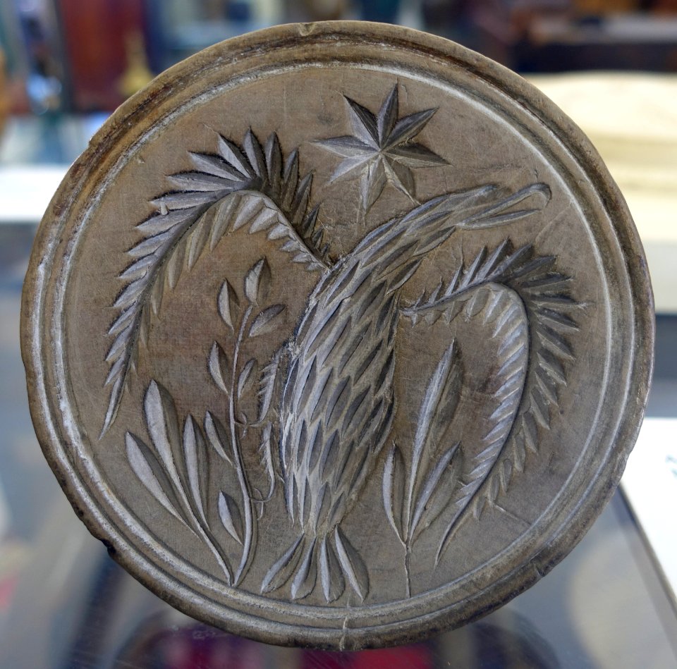 Butter mold, American, 18th century, wood - Bennington Museum - Bennington, VT - DSC08655