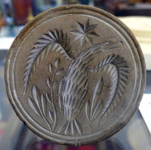 Butter mold, American, 18th century, wood - Bennington Museum - Bennington, VT - DSC08655