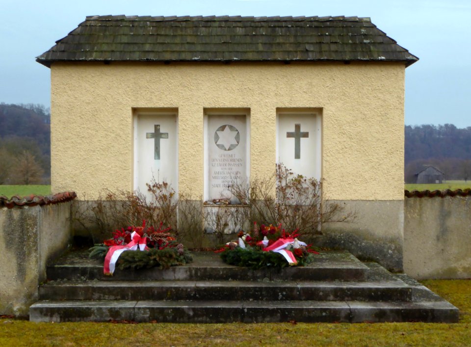 Burghausen, Friedhof Mettenheimer Hart, 2