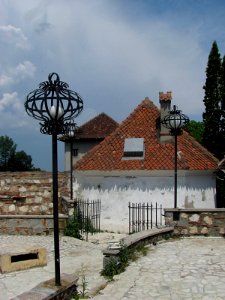 Brasov Fortress courtyard 10