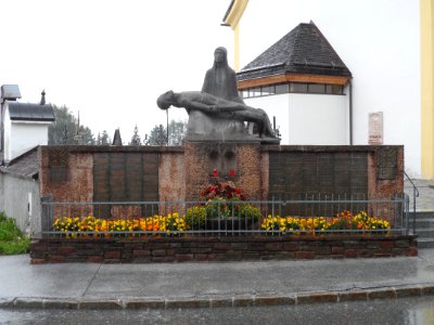 Brandenberg-Friedhof-Kriegerdenkmal