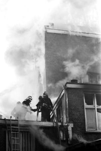 Brand in textielsupermarkt Zeeman aan Adamse Nieuwendijk. Beelden van de brand, Bestanddeelnr 931-9062