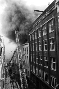 Brand Nieuwe Doelenstraat Amsterdam gezien vanuit Doelenstraat, Bestanddeelnr 929-3698