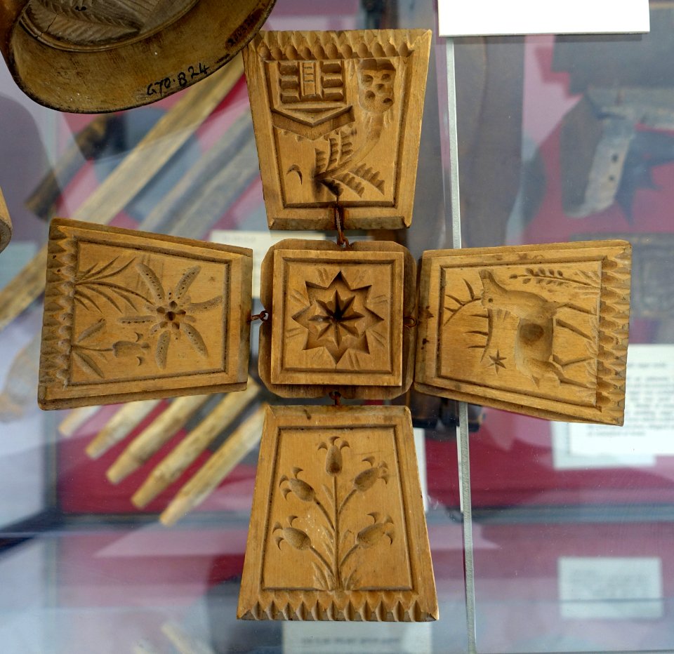 Butter mold, hand-carved, c. 1830, wood - Bennington Museum - Bennington, VT - DSC08657