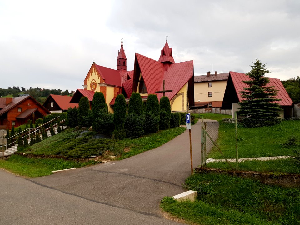 Zwardoń, kościół