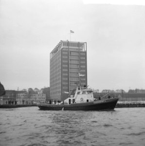 Brandbluspatrouillevaartuig Havendienst 1 in gebruik genomen. De Havendienst , Bestanddeelnr 915-6925
