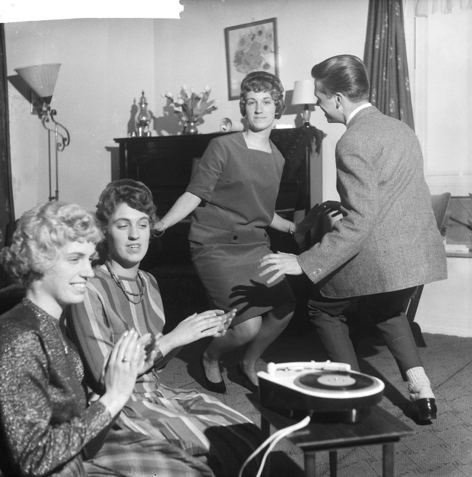 Zwolse vierling Kiffers 19 jaar (dansen twist), Bestanddeelnr 913-4932