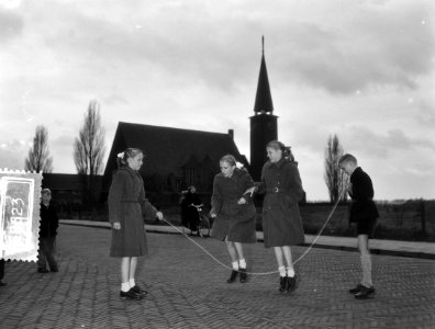 Zwolse vierling Koffers, 12 jaar, Elly, Rini, Dorothea, Han, Bestanddeelnr 906-8623