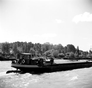 Zwitsers motorschip Schaffhausen bij Kehl, Bestanddeelnr 254-1326