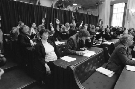 Zwangere Andrée van Es (PSP) in Tweede Kamer, Bestanddeelnr 934-2285