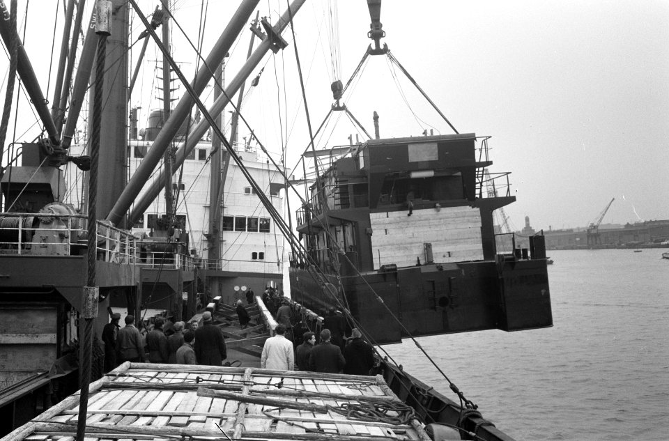 Zwaarste hijs voor Nederlands schip Neder Weser, Bestanddeelnr 913-5741