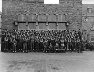 Zware luchtdoelartillerie-parade in Breda door Generaal majoor J.A.A. Sitsen en , Bestanddeelnr 904-4357