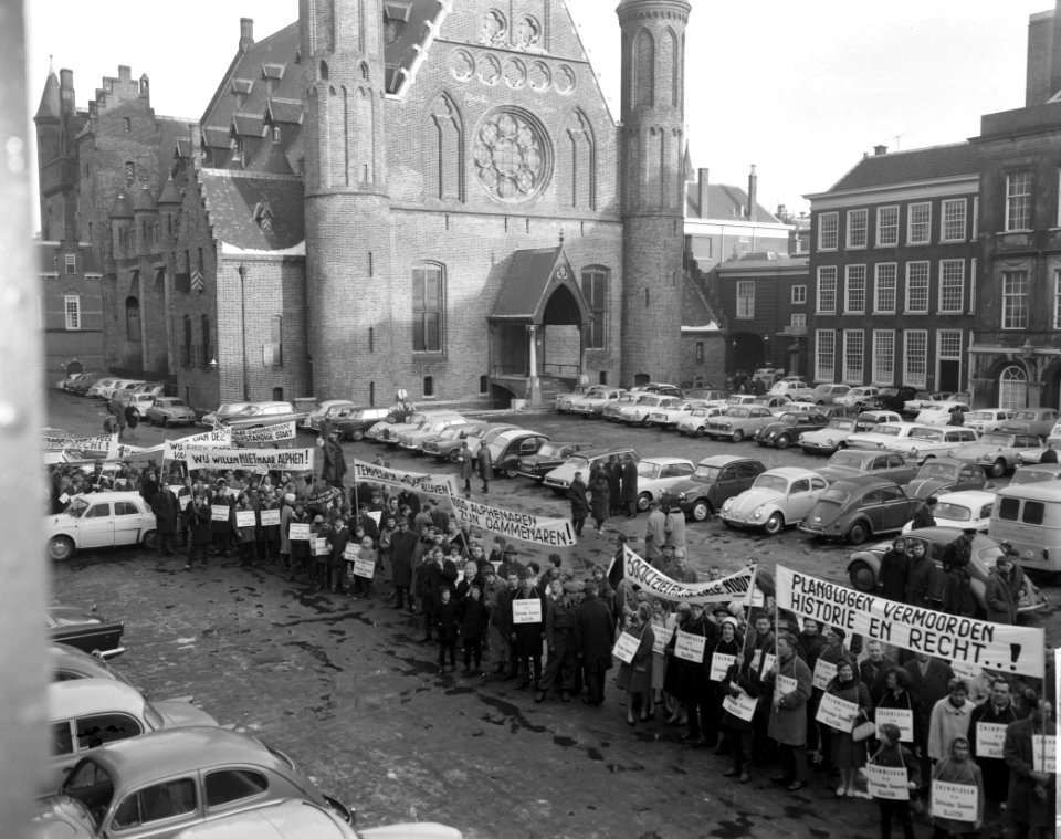 Zwammerdam demonstreerde in Den Haag voor zijn onafhankelijkheid, Bestanddeelnr 914-7551