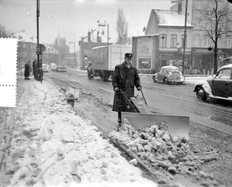 Zware sneeuwval in Eindhoven, Bestanddeelnr 908-3423