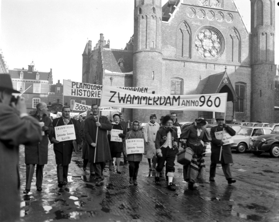 Zwammerdam demonstreerde in Den Haag voor zijn onafhankelijkheid, Bestanddeelnr 914-7549