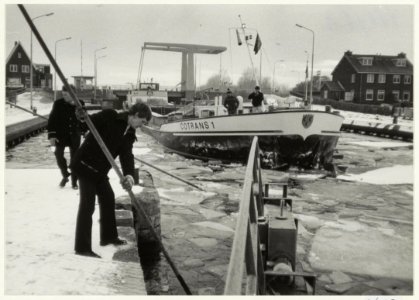 Zware ijsgang in de Grote Sluis in Spaarndam. NL-HlmNHA 54002615