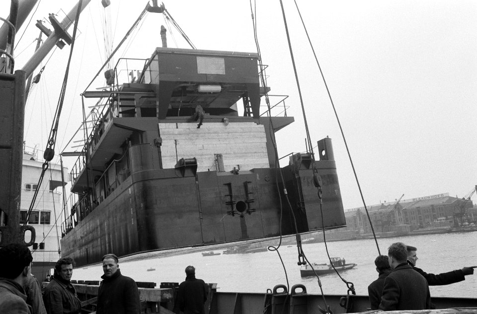 Zwaarste hijs voor Nederlands schip Neder Weser, Bestanddeelnr 913-5740