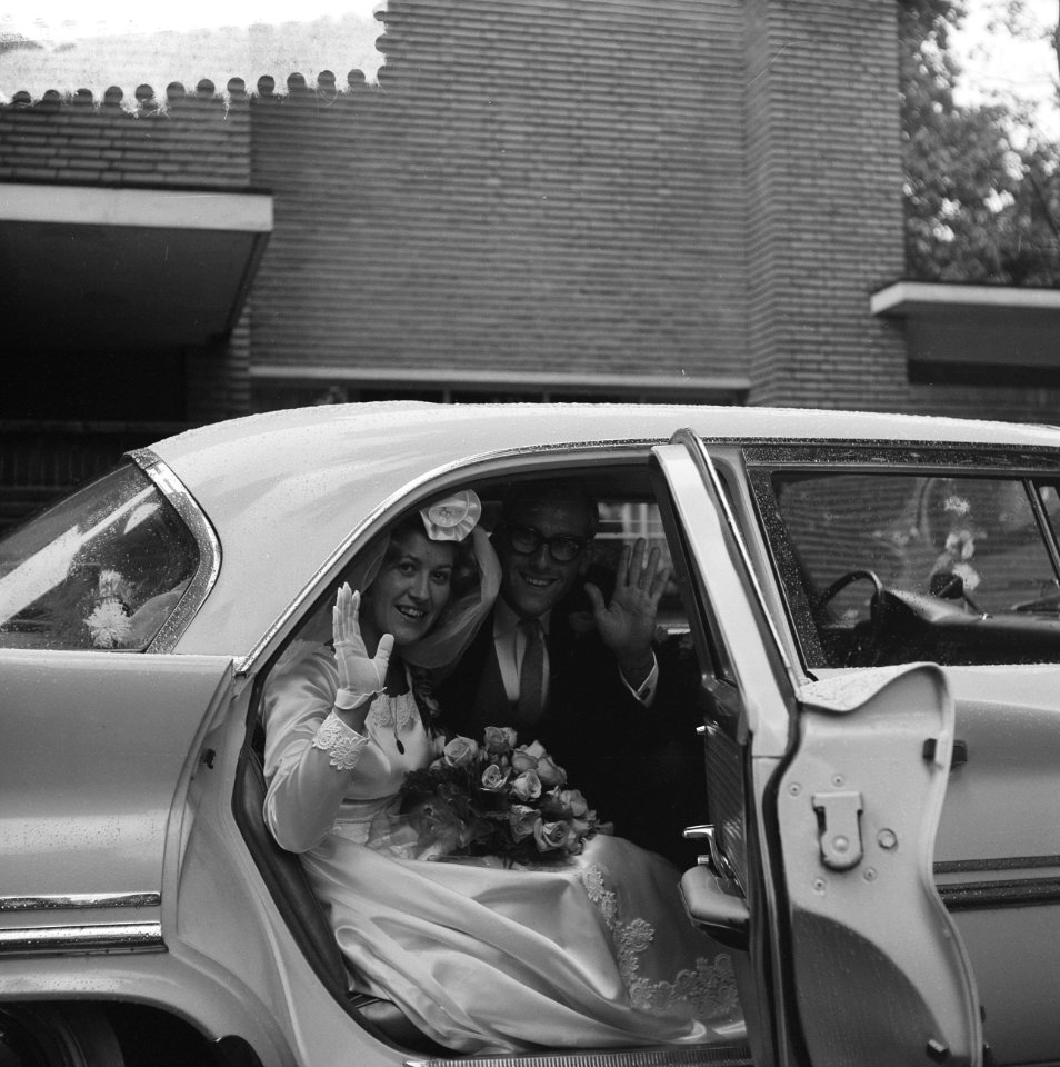 Zwemster Lenie de Nijs huwt met Harry Vriend, Bestanddeelnr 915-5993