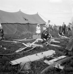 Zweefvliegen te Velp. Modellen, Bestanddeelnr 902-9516