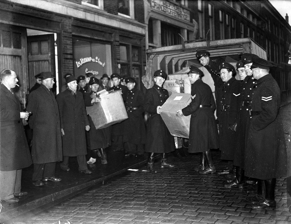 Zwarte handel razzia Den Haag, Bestanddeelnr 901-2126