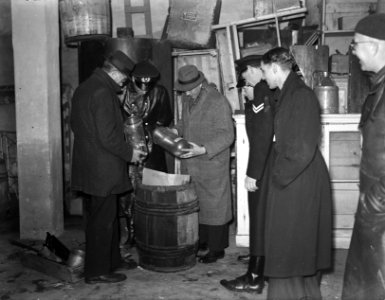 Zwarte handel razzia Den Haag, Bestanddeelnr 901-2128