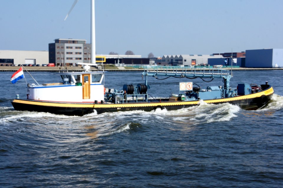 Zwaantje 5, ENI 02312998, Noordzeekanaal, Port of Amsterdam, pic1