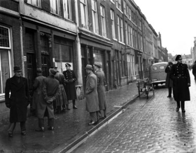 Zwarte handel razzia Den Haag, Bestanddeelnr 901-2127