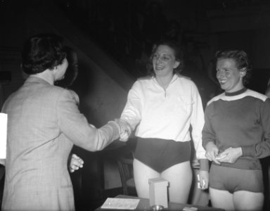 Zwemwedstrijd ADZ Hannie Termeulen Irma Schuhmacher, Bestanddeelnr 904-5117