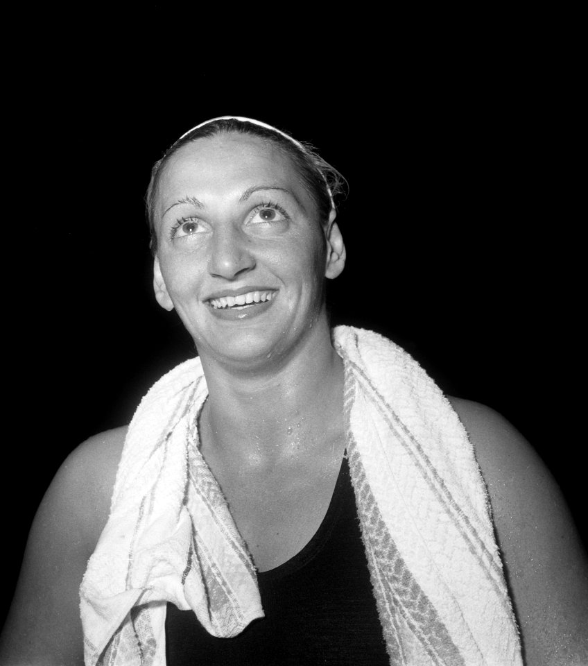 Zwemmen sportkoppen Olympiade Hannie Termeulen, Bestanddeelnr 905-1069