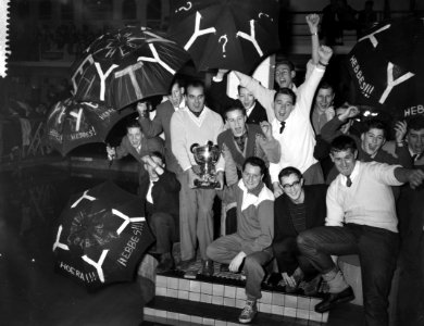 Zwemwedstrijden om de John P Hauserbeker in het sportfondsenbad in Amsterdam Z, Bestanddeelnr 909-3908