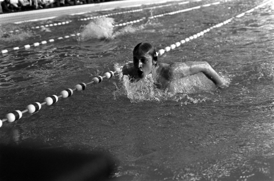 Zwemwedstrijden Nederland tegen DDR te Rijswijk, Roger Pyttel in aktie, Bestanddeelnr 926-2991