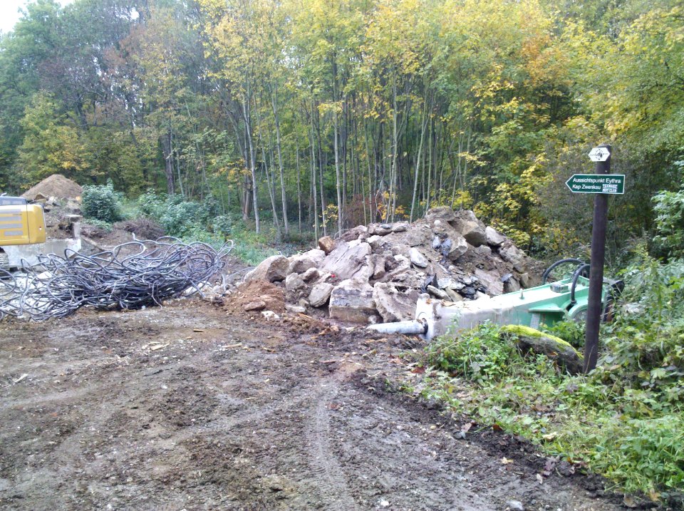 Zwenkauer Eichholz Brückenabriss 2b Brücke an der Trianongabelung 2015-10