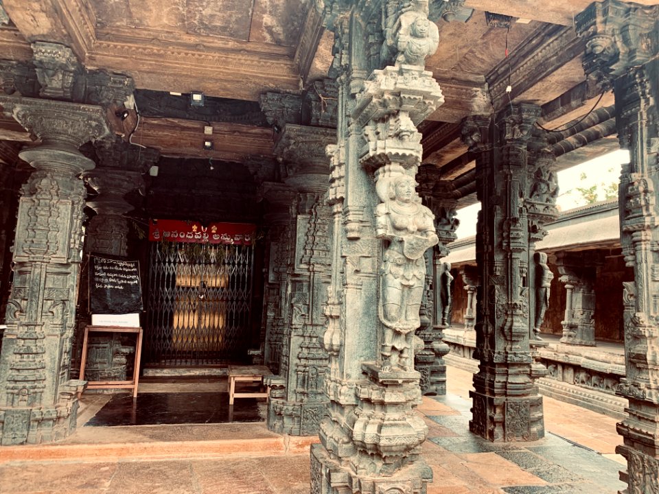16th century Chintala Venkataramana Swamy temple, Tadipatri, reliefs of Hindu epics and structural artwork - 87
