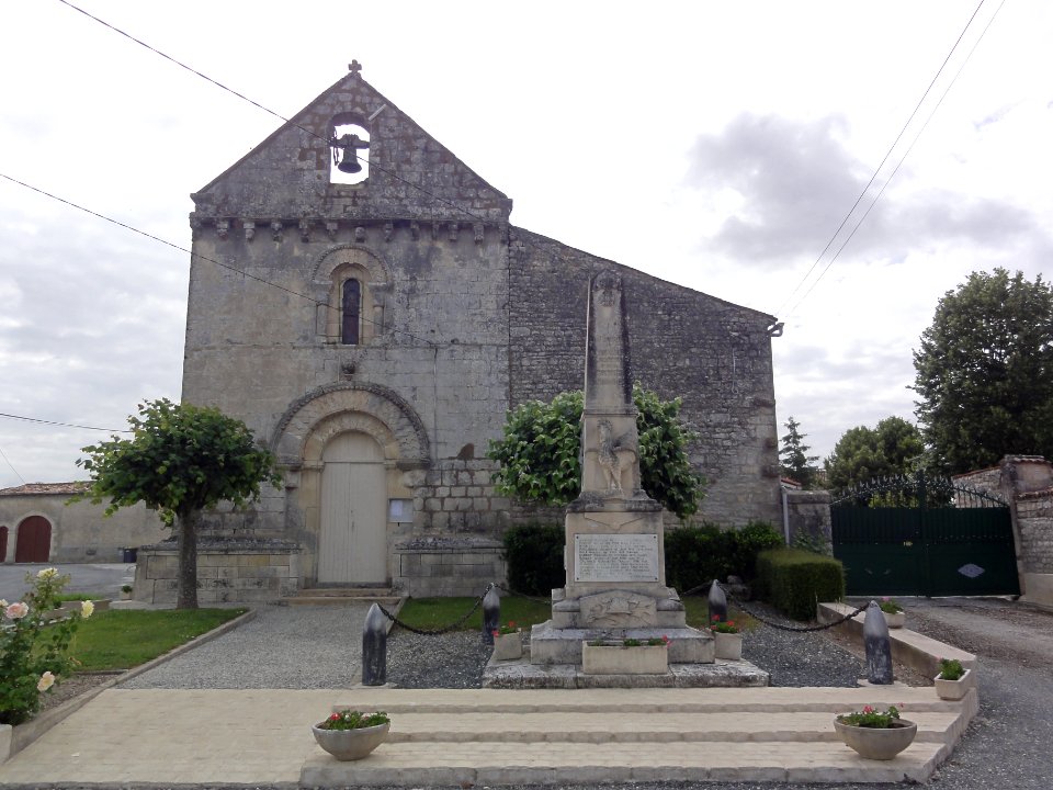 Église Notre-Dame-de-l'Assomption de Poursay-Garnaud, extérieur. PA00104853