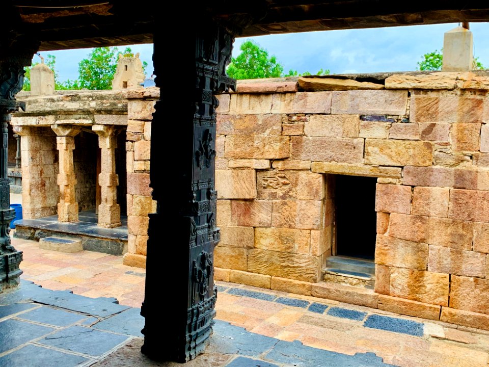 16th century Chintala Venkataramana Swamy temple, Tadipatri, reliefs of Hindu epics and structural artwork - 113