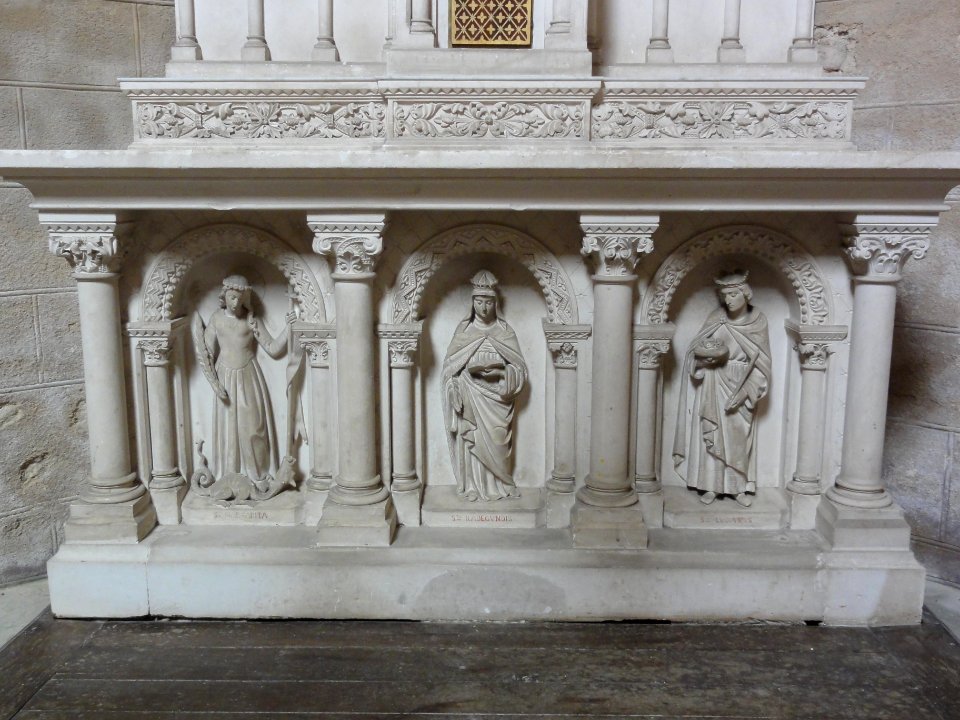 Église Notre Dame et Saint-Junien de Lusignan, sculpture dessous d'autel