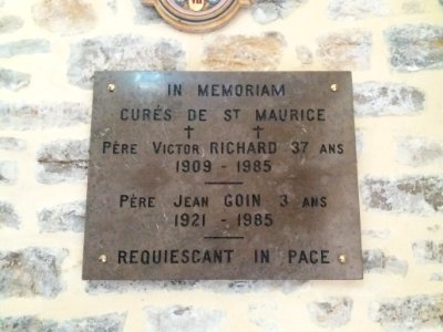 Église de Saint-Maurice d'Ardèche - Plaque en mémoire des curés de Saint Maurice