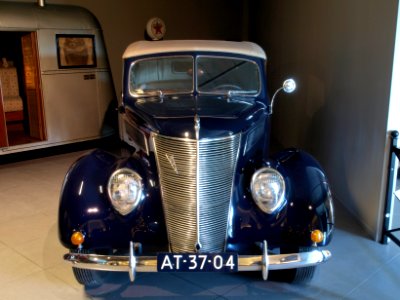 1937 Ford V8