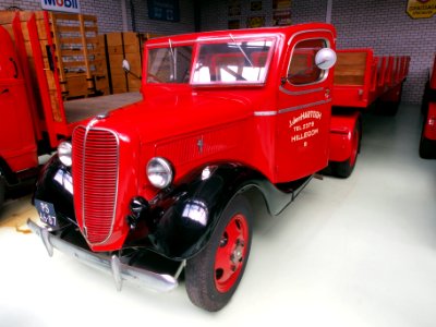 1937 Ford 79 Tractor Unit pic2