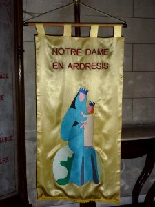 Église Notre-Dame-de-Grâces d'Ardres bannière de procession 03