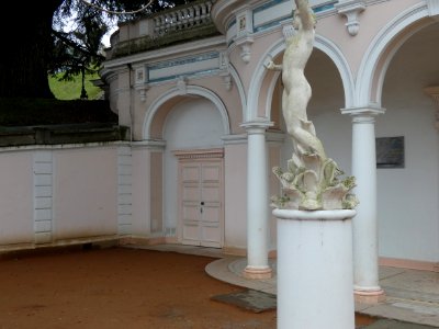 Évians-les-Bains - Buvette Cachat - Fontaine extérieure - Côté gauche et Apothéose photo