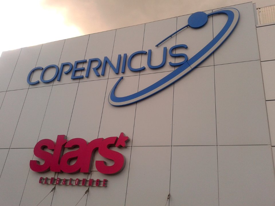 Ściana boczna hotelu Copernicus w Toruniu
