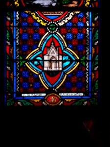Église de la Rédemption - Détail du vitrail central de l'abside