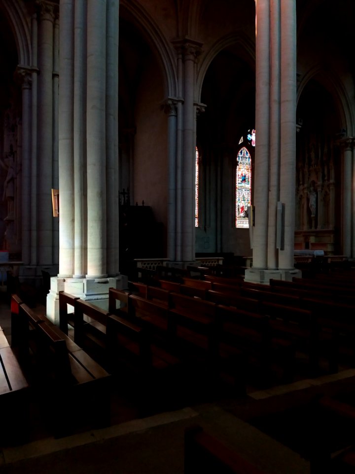 Église de la Rédemption - Nef et collatéral gauche